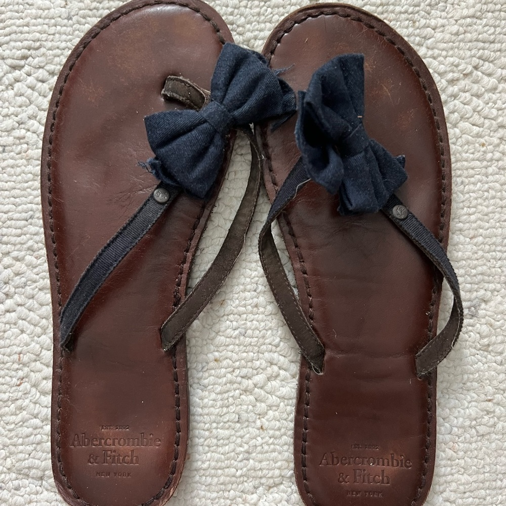 Abercrombie & Fitch Leather Flip Flop